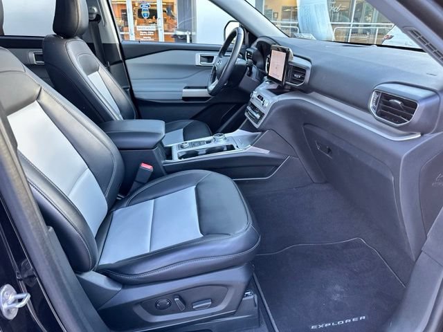 Certified 2023 Ford Explorer XLT w/ Equipment Group 202A AWD/4WD image 58