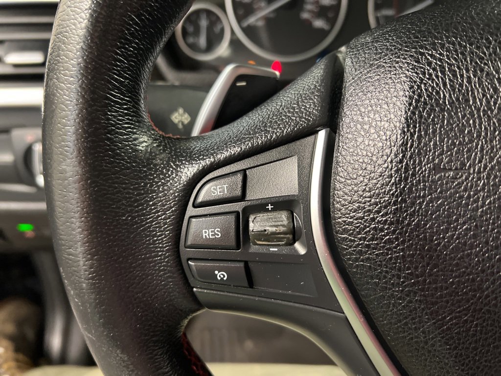 Used 2018 BMW 330i xDrive Sedan w/ Convenience Package image 17