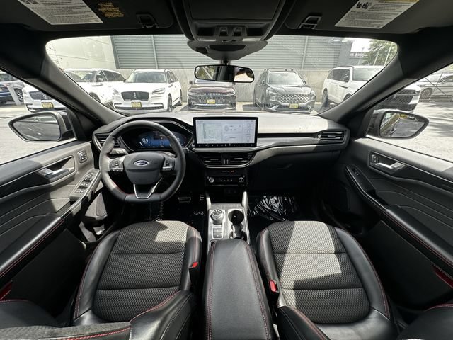 Certified 2023 Ford Escape ST-Line Select w/ Tech Pack #2 AWD/4WD image 16
