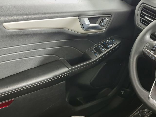 Certified 2021 Ford Escape SE image 32