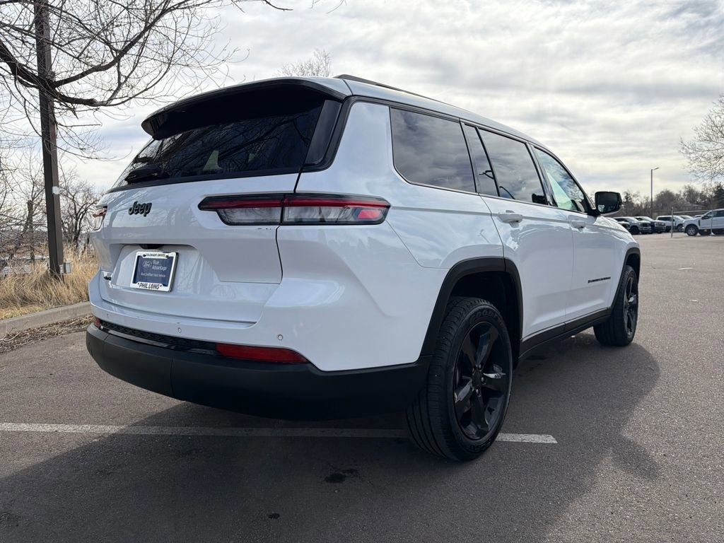 Used 2023 Jeep Grand Cherokee L Laredo image 5