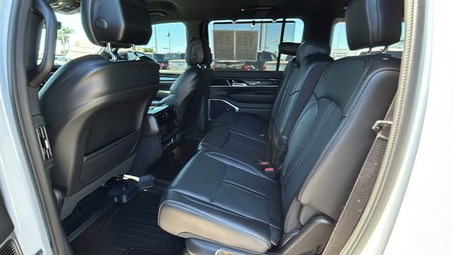 Used 2024 Jeep Wagoneer 4WD w/ Convenience Group I image 16
