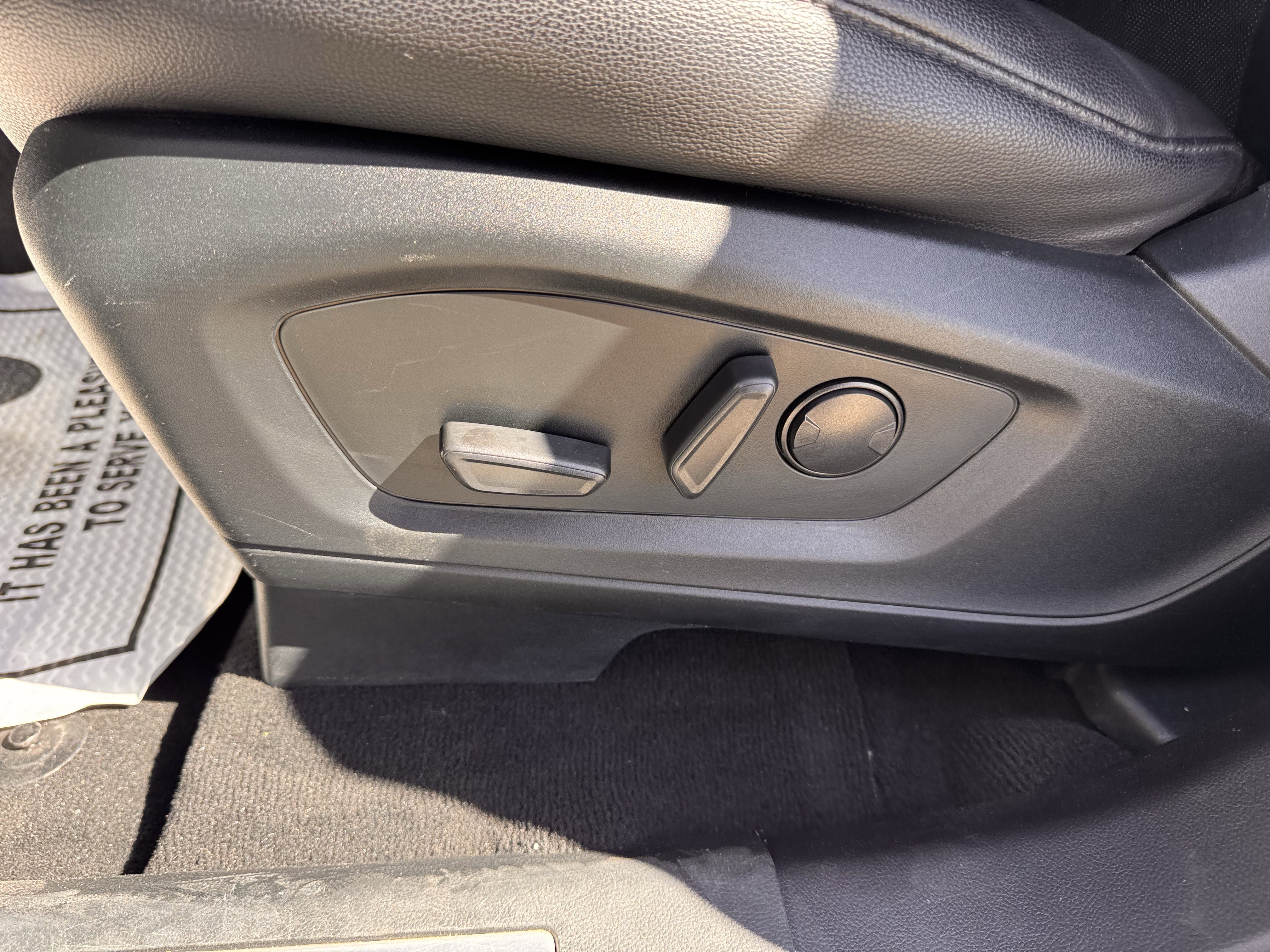 Certified 2022 Ford Explorer Limited w/ Equipment Group 301A image 10