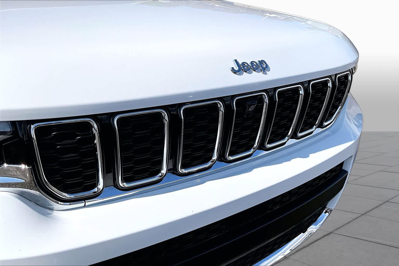 Used 2023 Jeep Grand Cherokee L Limited w/ Luxury Tech Group II RWD image 30
