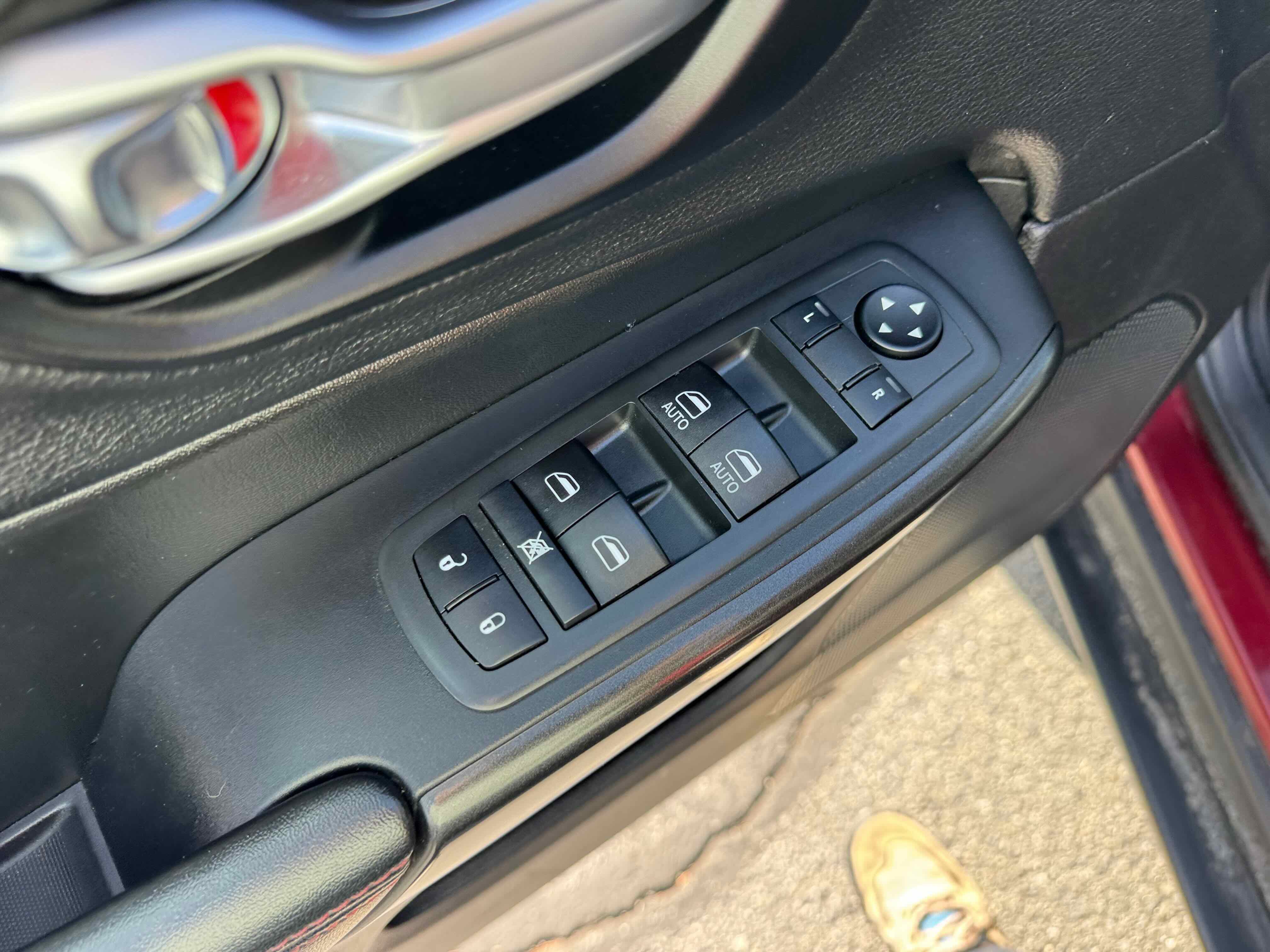 Used 2021 Jeep Cherokee Trailhawk w/ Comfort/Convenience Group image 14