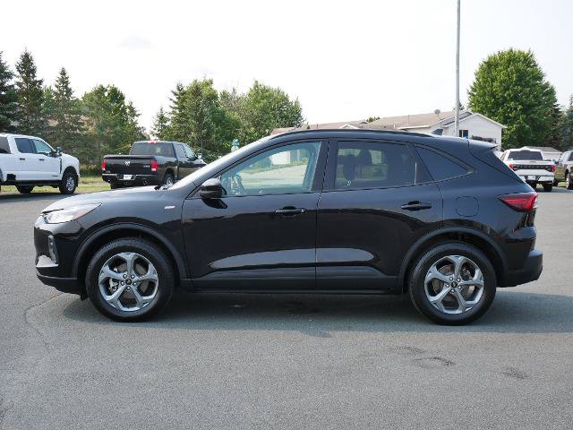 Certified 2025 Ford Escape ST-Line Select AWD/4WD image 2
