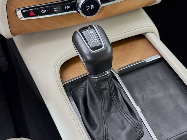 Used 2021 Volvo XC90 T6 Momentum w/ Climate Package image 20