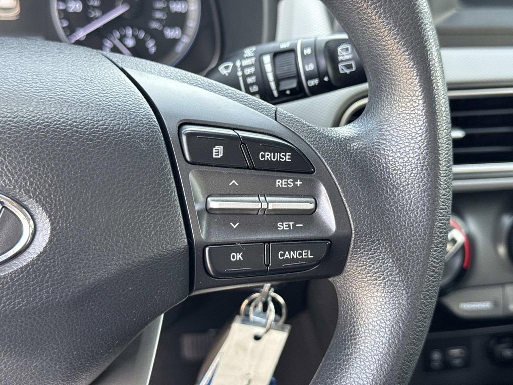 Used 2021 Hyundai Kona SE image 11