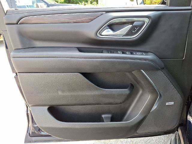 Used 2022 Chevrolet Suburban LT AWD/4WD image 13