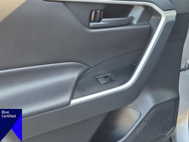 Used 2021 Toyota RAV4 LE FWD image 27
