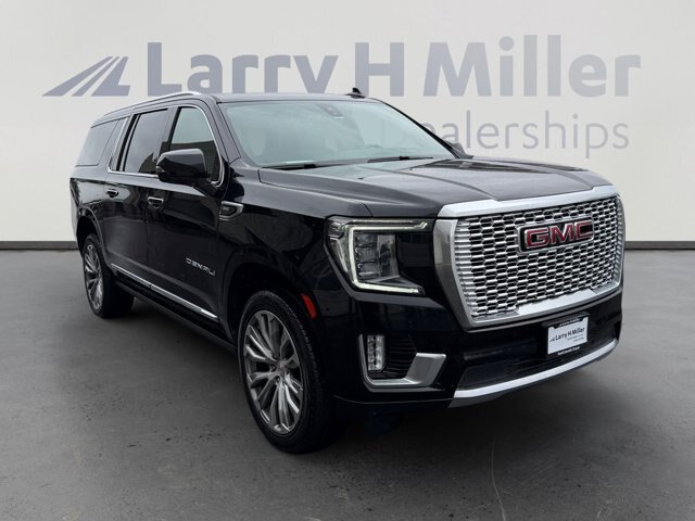 Used 2021 GMC Yukon XL Denali w/ Denali Premium Package AWD/4WD image 7