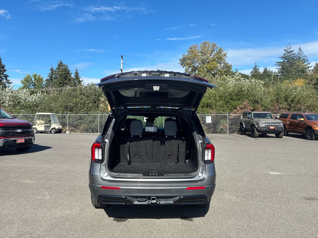 Certified 2025 Ford Explorer ST-Line AWD/4WD image 27