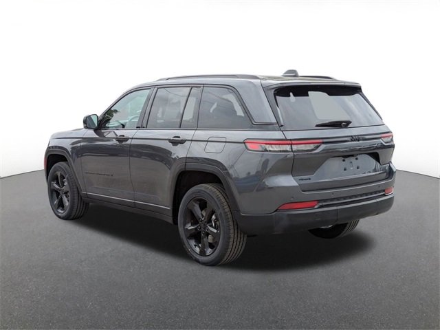 Used 2022 Jeep Grand Cherokee Altitude image 4