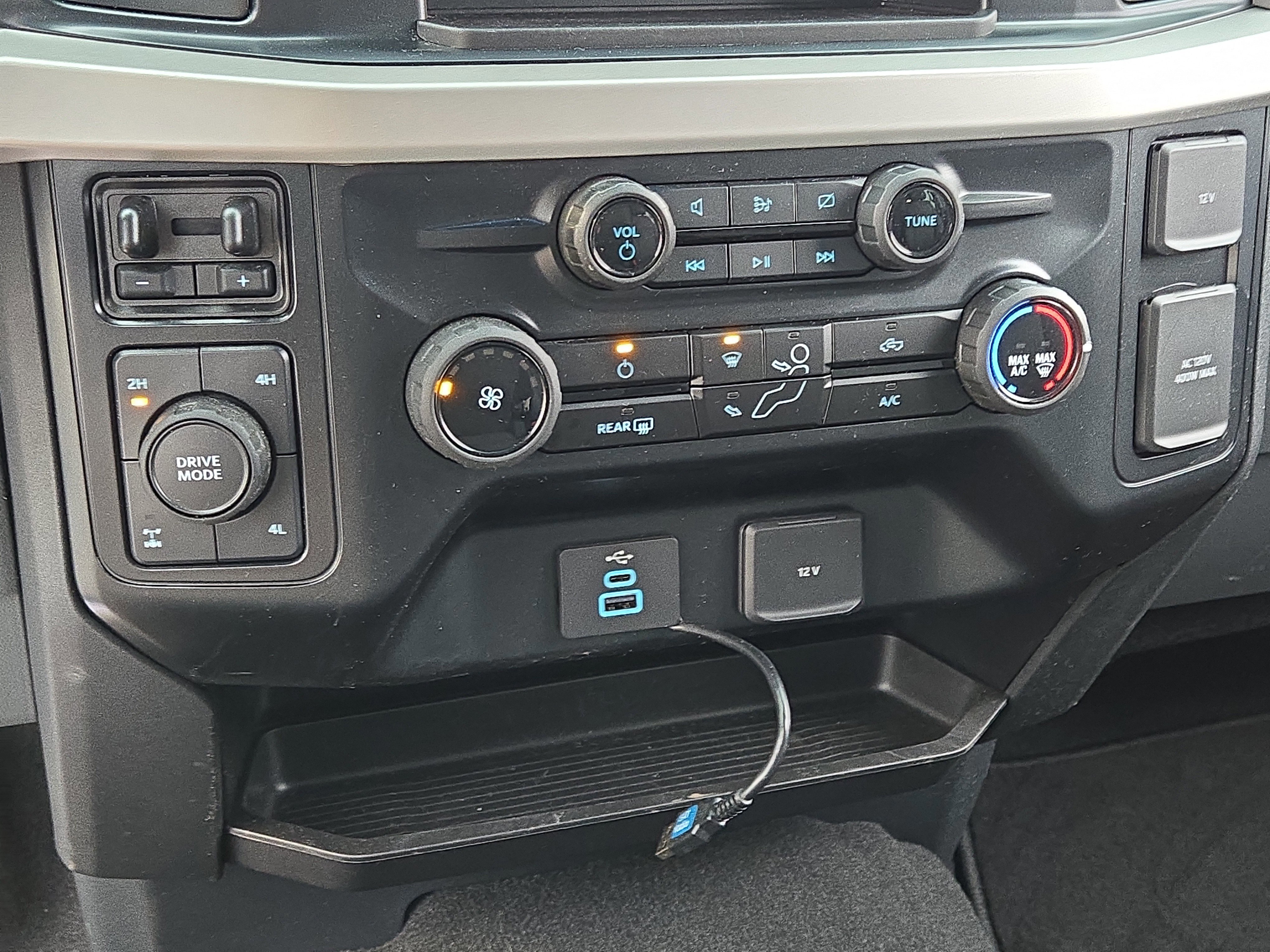 Certified 2024 Ford F350 XLT w/ 360-Degree Camera Package image 29