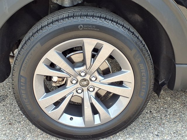Certified 2024 Ford Explorer XLT w/ Equipment Group 202A AWD/4WD image 30