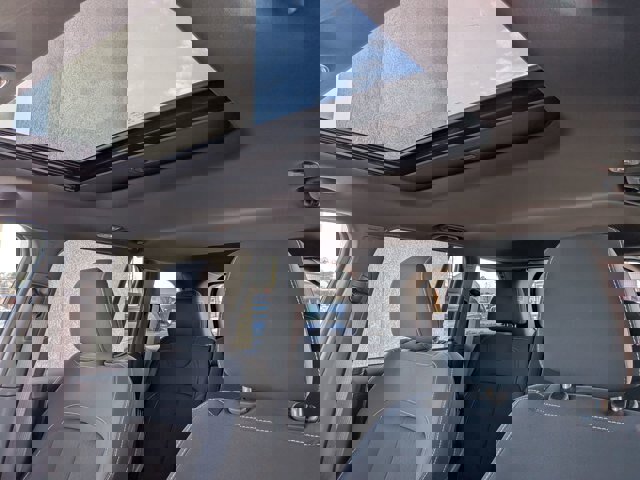 Used 2024 Jeep Grand Cherokee Laredo X image 23