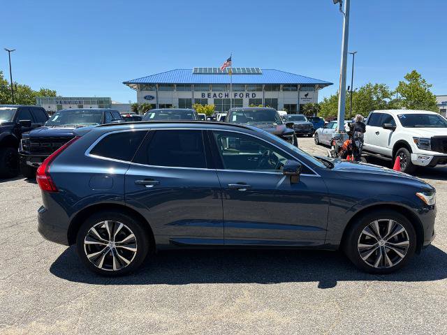Used 2022 Volvo XC60 B5 Momentum w/ Advanced Package AWD/4WD image 4