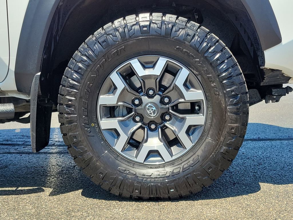 Used 2023 Toyota Tacoma TRD Off-Road w/ TRD Premium Off Road Package AWD/4WD image 9