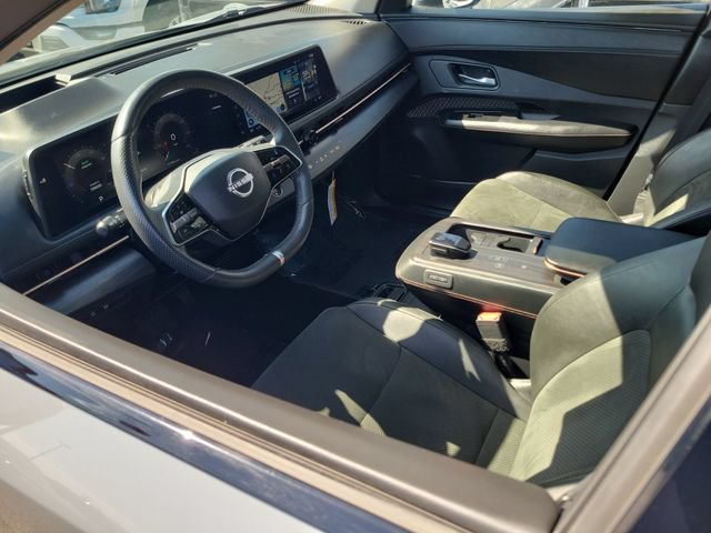 Used 2025 Nissan Ariya AWD image 3