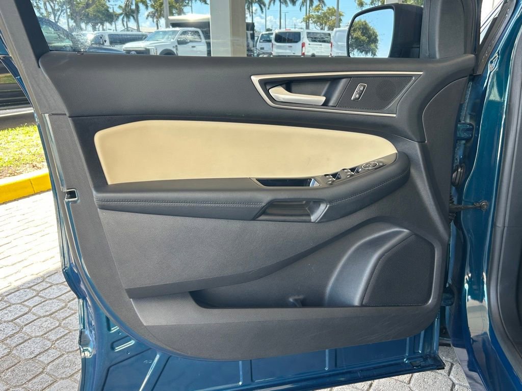 Certified 2020 Ford Edge SEL w/ Cold Weather Package FWD image 34