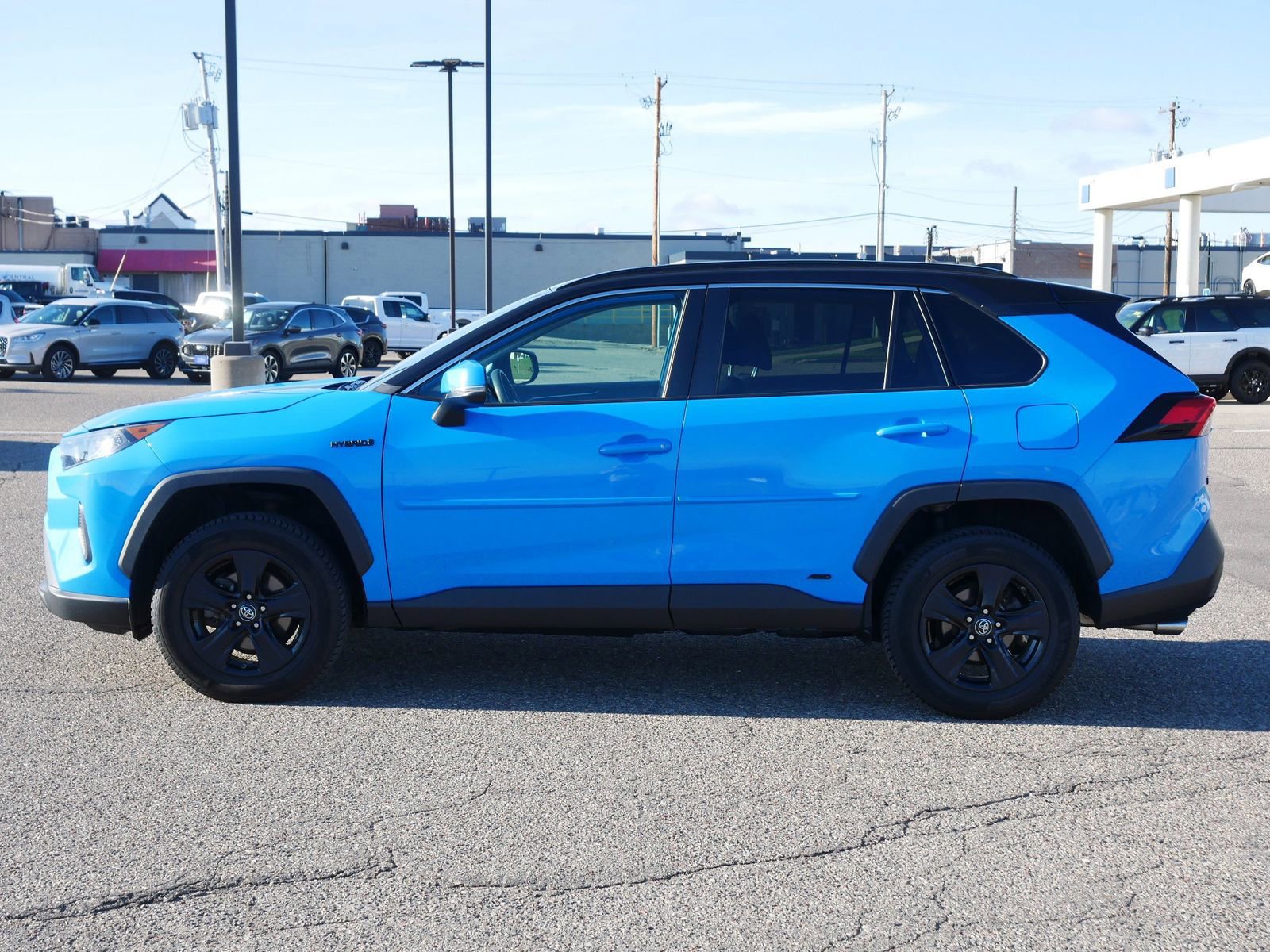 Used 2019 Toyota RAV4 LE w/ Carpet Mat Package AWD/4WD image 6