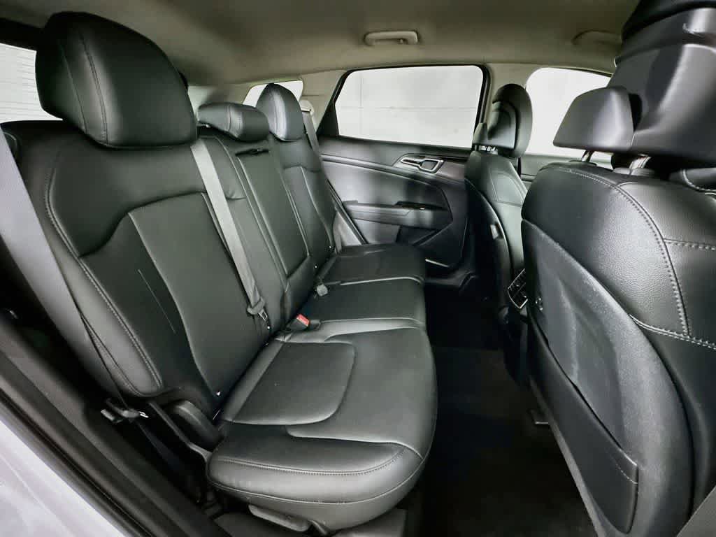 Used 2025 Kia Sportage EX FWD image 31