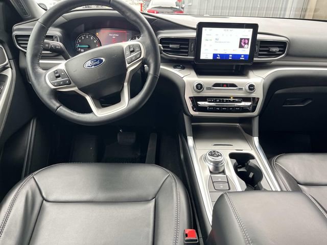 Certified 2022 Ford Explorer XLT w/ Equipment Group 202A image 14