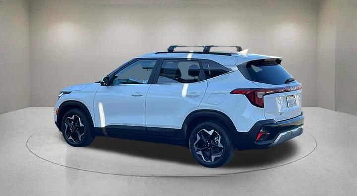 Used 2025 Kia Seltos EX w/ EX Sunroof Package FWD image 4