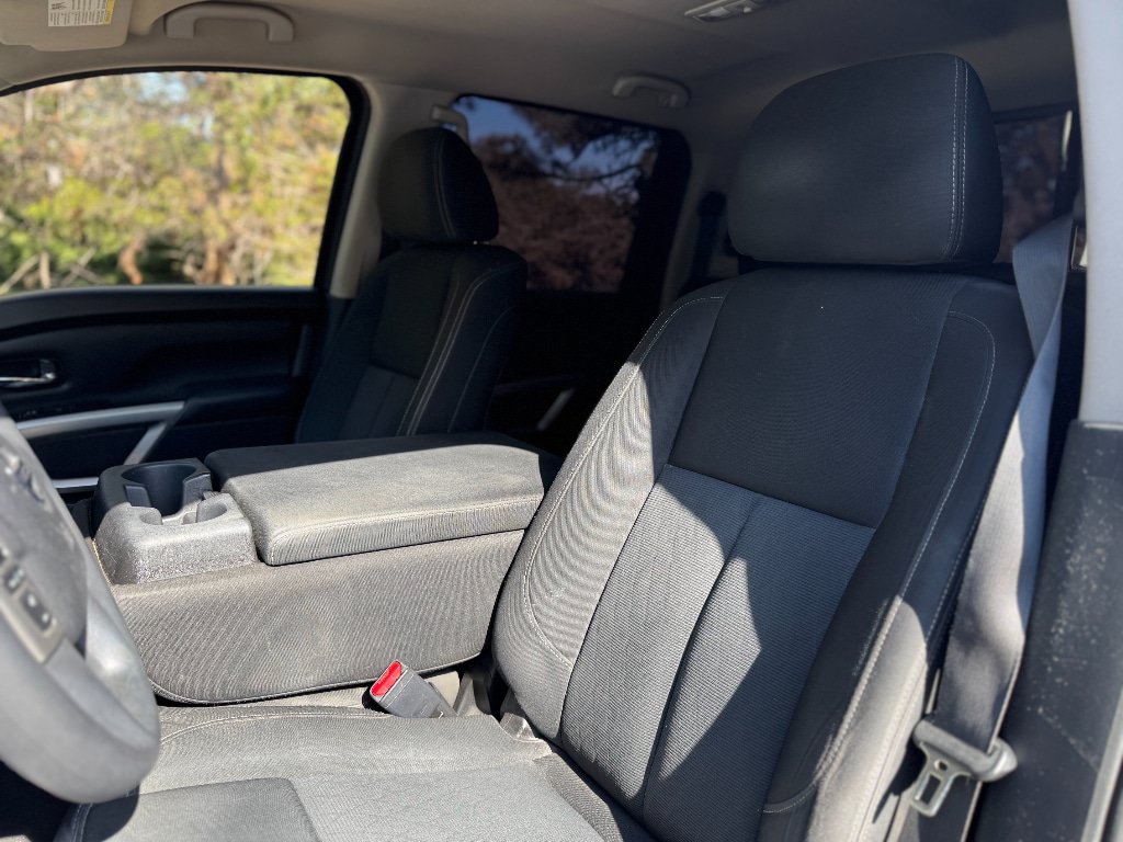 Used 2017 Nissan Titan SV RWD image 11