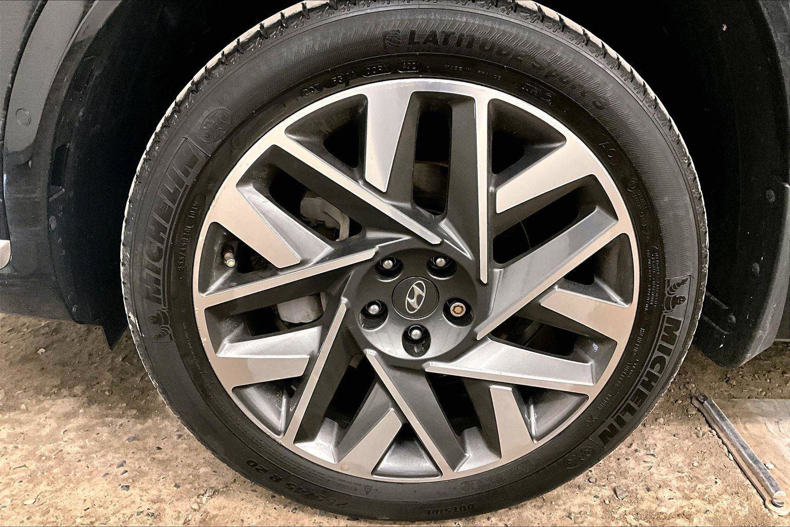 Used 2022 Hyundai Santa Fe Calligraphy image 10