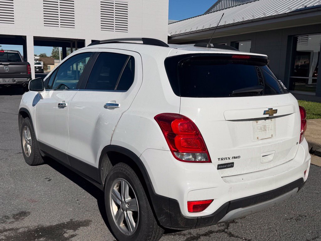 Used 2019 Chevrolet Trax LT w/ LT Convenience Package AWD/4WD image 3