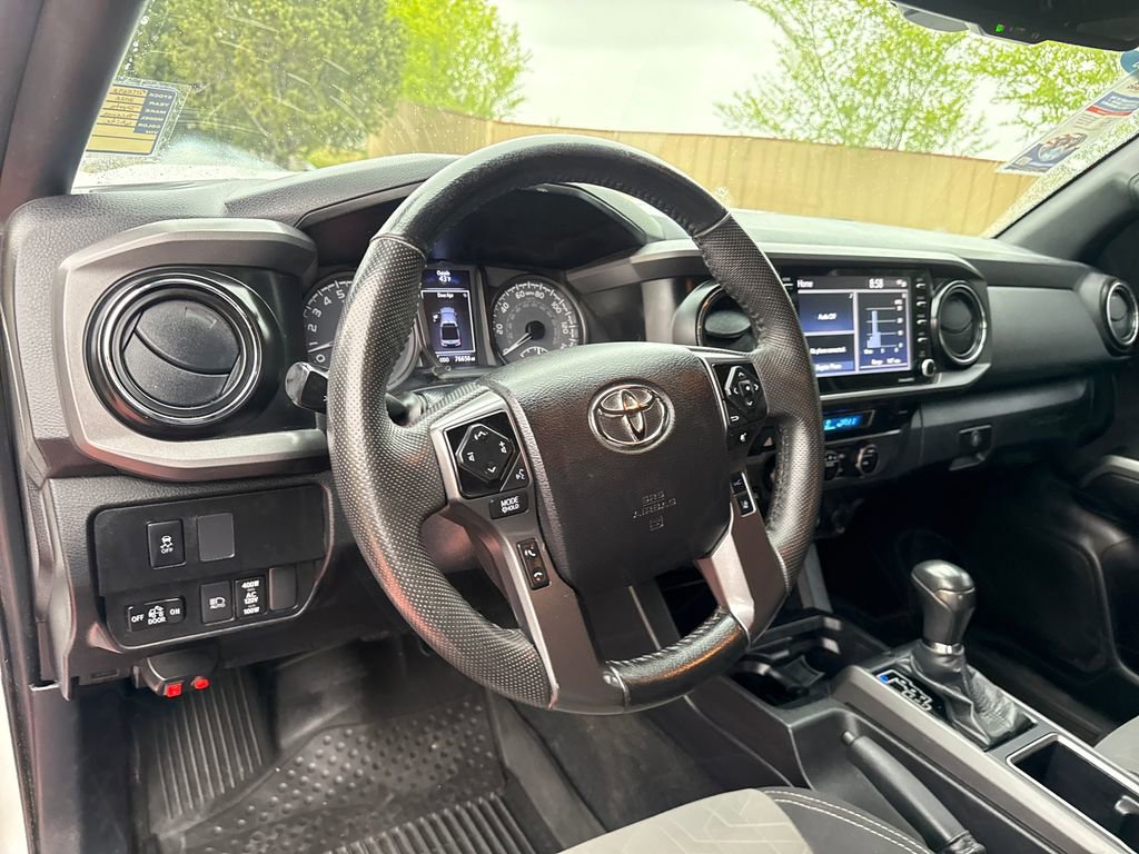 Used 2022 Toyota Tacoma TRD Off-Road AWD/4WD image 13