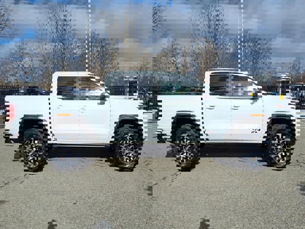 Used 2024 GMC Canyon AT4 w/ Canyon Safety Plus Package image 6