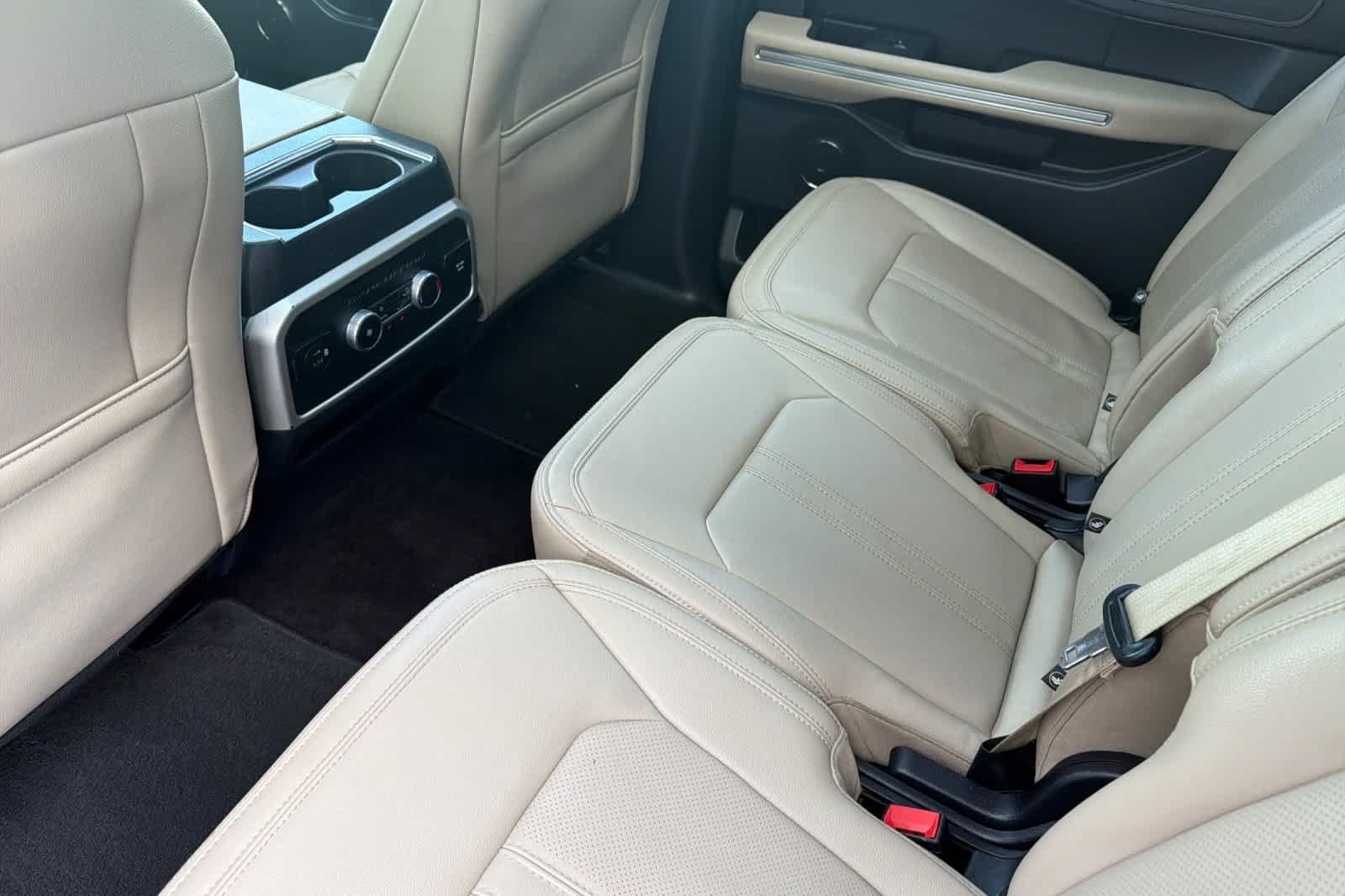 Certified 2022 Ford Expedition Max Limited AWD/4WD image 4