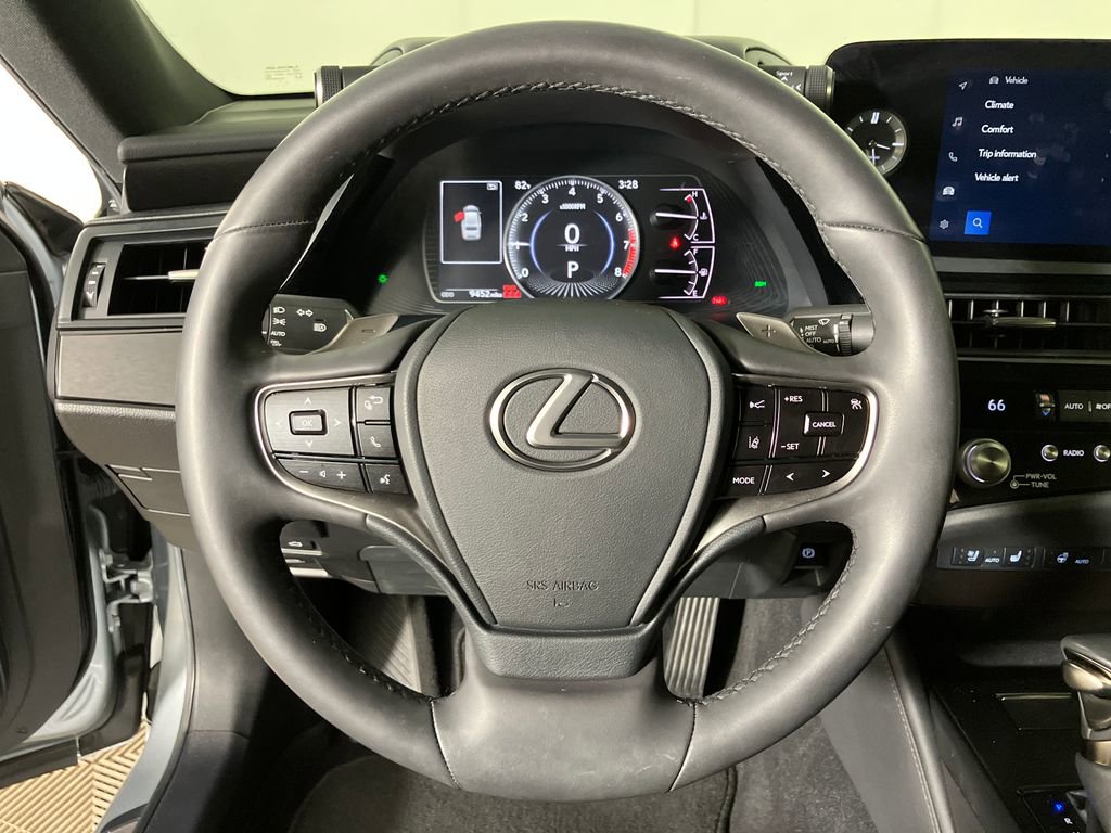Used 2024 Lexus ES 350 w/ Premium Package image 15