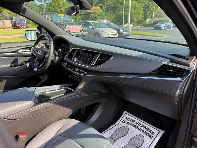 Used 2022 Buick Enclave Essence w/ Sport Touring Edition AWD/4WD image 24