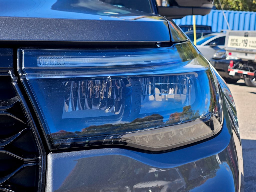 Certified 2025 Ford Explorer ST-Line AWD/4WD image 11