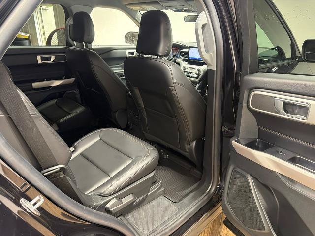 Certified 2023 Ford Explorer XLT w/ Equipment Group 202A AWD/4WD image 31