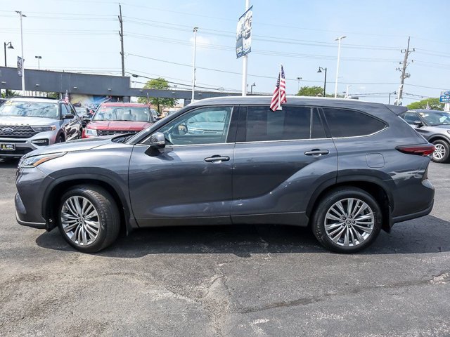 Used 2024 Toyota Highlander Platinum AWD/4WD image 6
