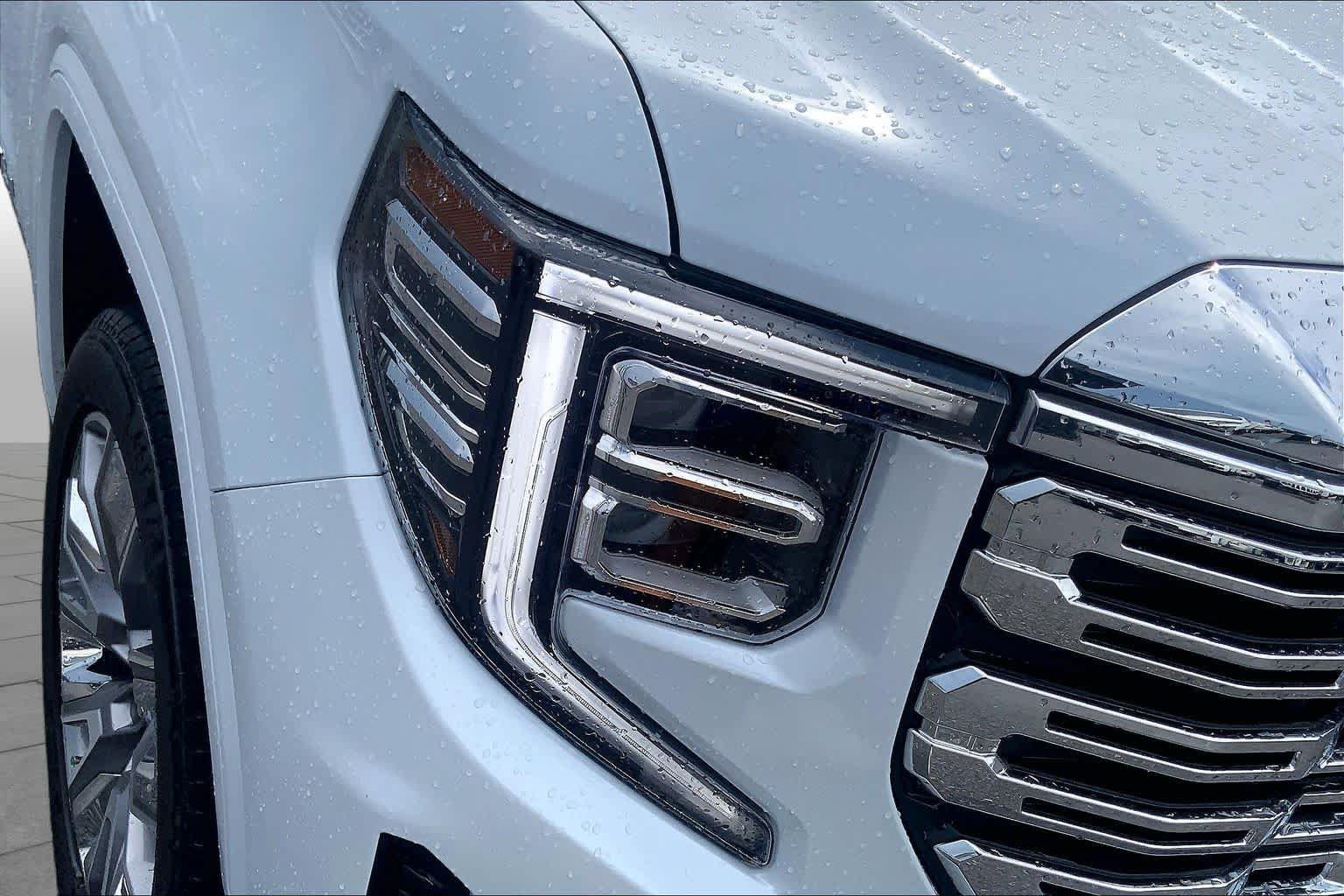 Used 2026 GMC Sierra 1500 Denali w/ Denali Reserve Package AWD/4WD image 28