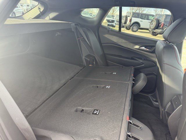 Used 2024 Chevrolet Trax RS w/ Sunroof Package image 34