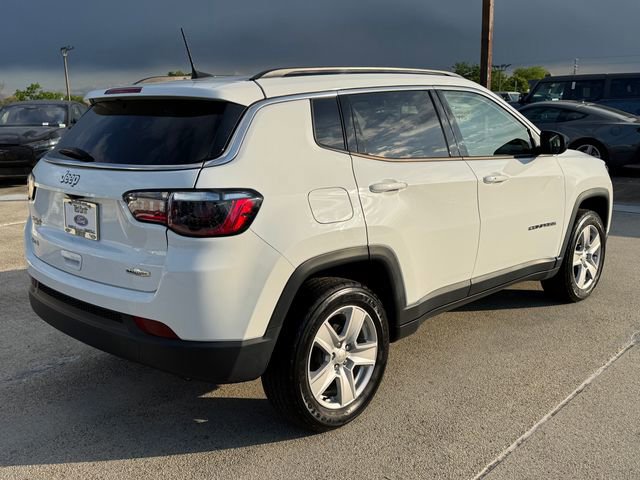 Used 2022 Jeep Compass Latitude w/ Sun and Sound Group AWD/4WD image 5