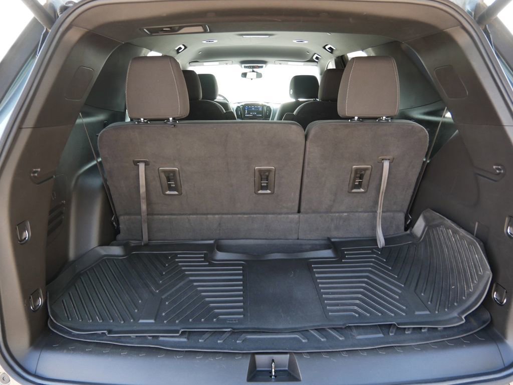 Used 2023 Chevrolet Traverse LT image 10