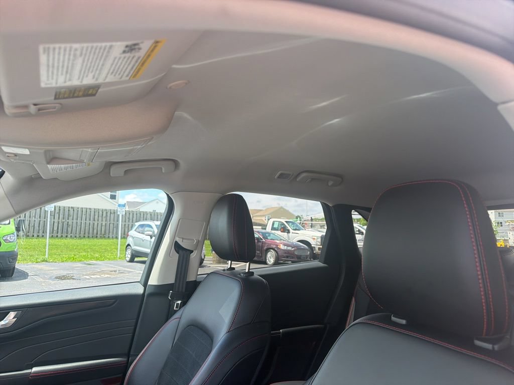 Certified 2022 Ford Escape SEL w/ SEL Stealth AWD Package image 29