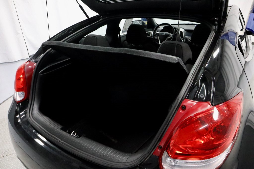 Used 2017 Hyundai Veloster Value Edition image 15