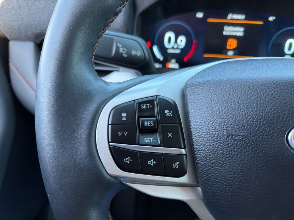 Certified 2025 Ford Explorer Active w/ Active Comfort Package image 19