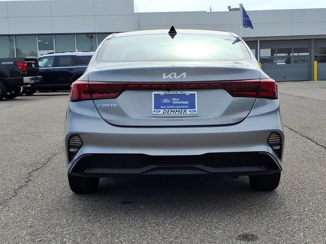 Used 2024 Kia Forte LXS w/ LXS Technology Package FWD image 5