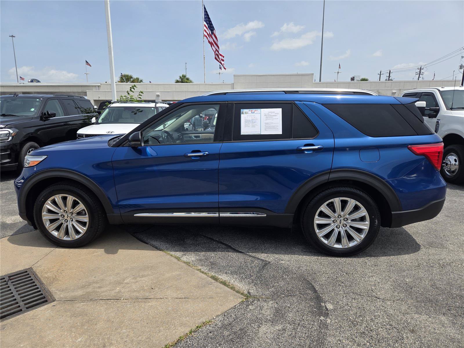 Certified 2020 Ford Explorer Limited w/ Hybrid Equipment Group 310A RWD image 5