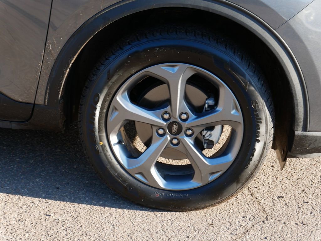 Certified 2025 Ford Escape ST-Line AWD/4WD image 7