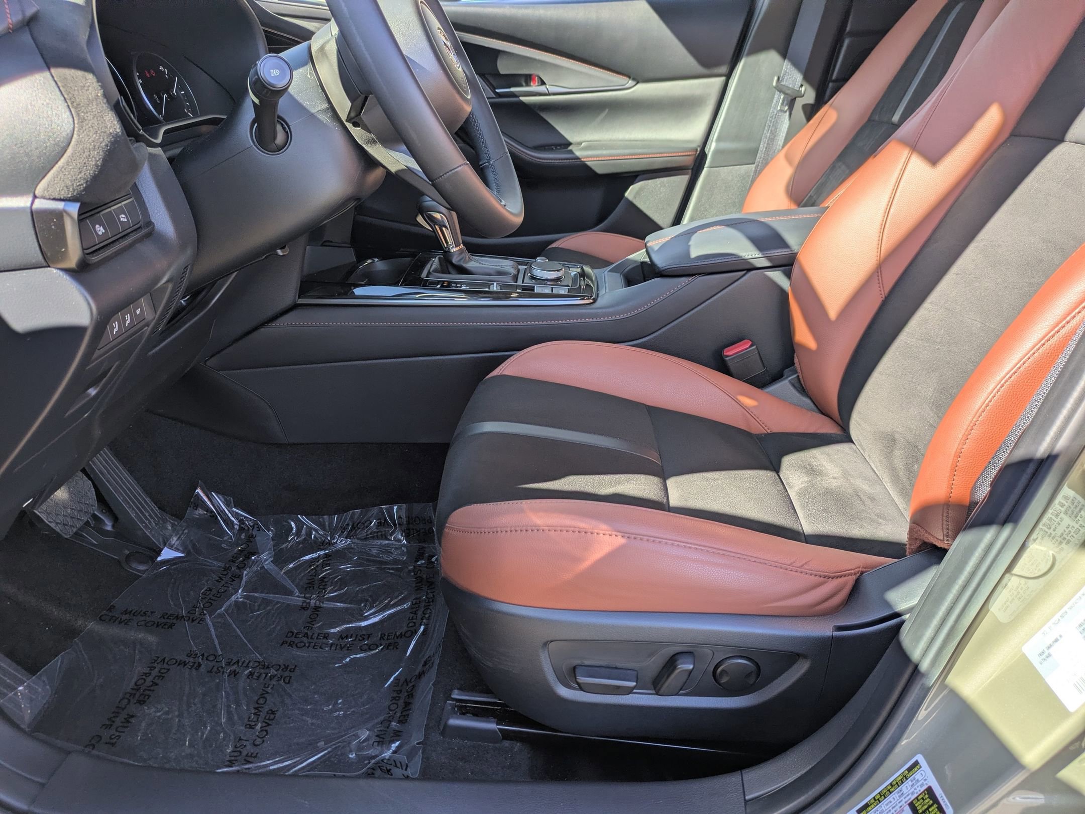 Used 2025 MAZDA CX-30 Carbon image 12